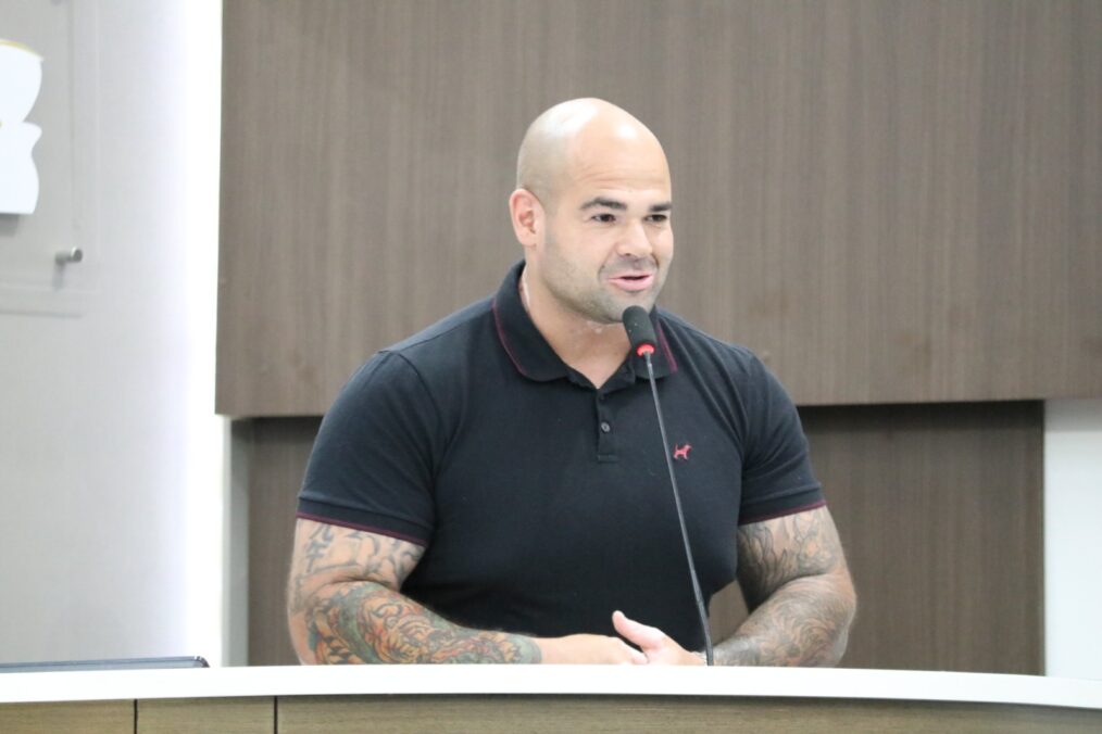 Projeto de Gio Krug que proíbe celulares em sala de aula é analisado pela Câmara de Passo Fundo