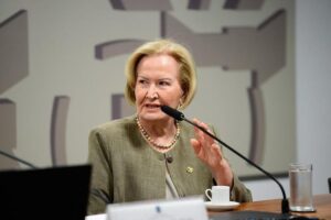 ana amelia lemos na comissão de assuntos sociais do senado federal