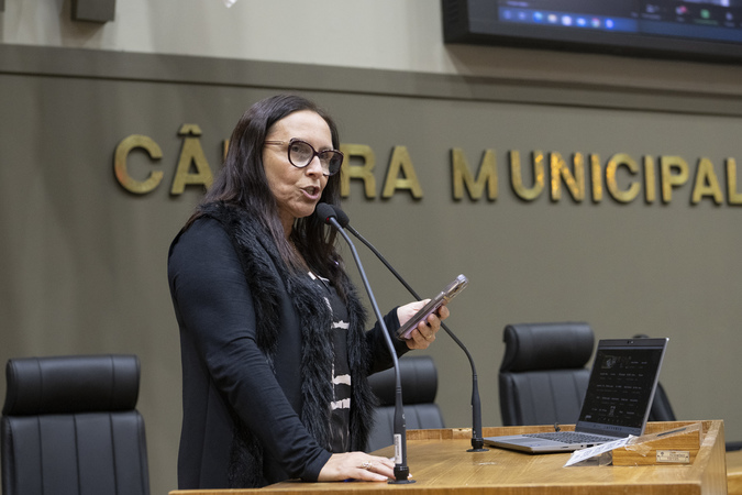 Cláudia Araújo tem projeto aprovado para digitalização do acervo da Biblioteca Pública de Porto Alegre