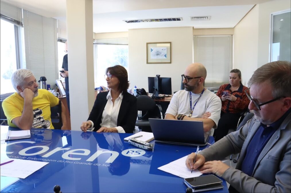 Fábia Richter e Coren-RS discutem ações para combater assédio e acolher mulheres vítimas de violência