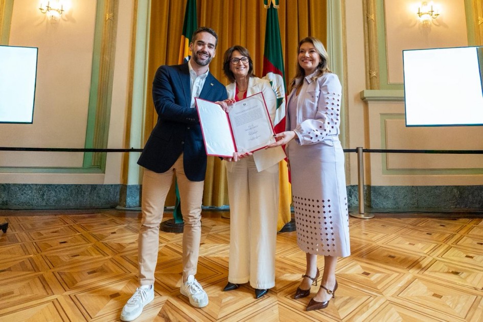 Fábia Richter toma posse como Secretária Estadual da Mulher